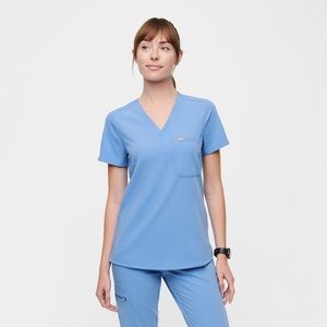 Figs Catarina™ One-Pocket Scrub Top - XS in Ceil Blue